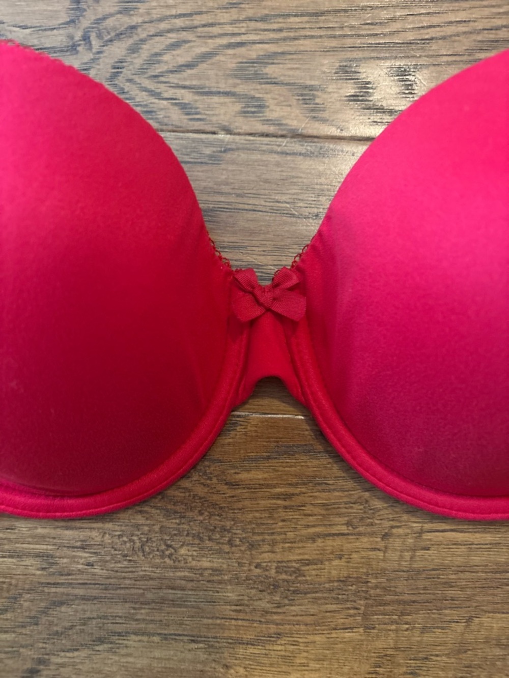 Victoria's Secret Red Padded T-Shirt Bra - Picture 5 of 7